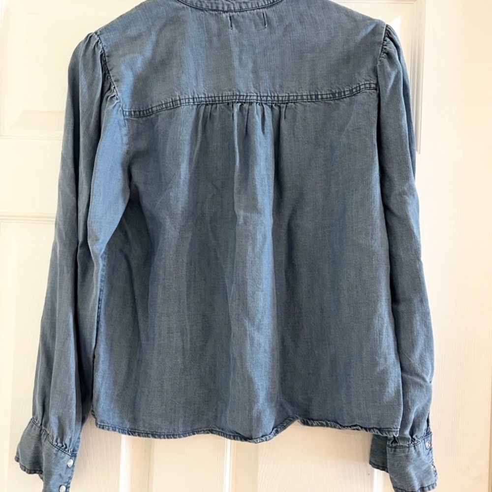 Evereve Chambray Button-Up Button Down Shirt - image 8